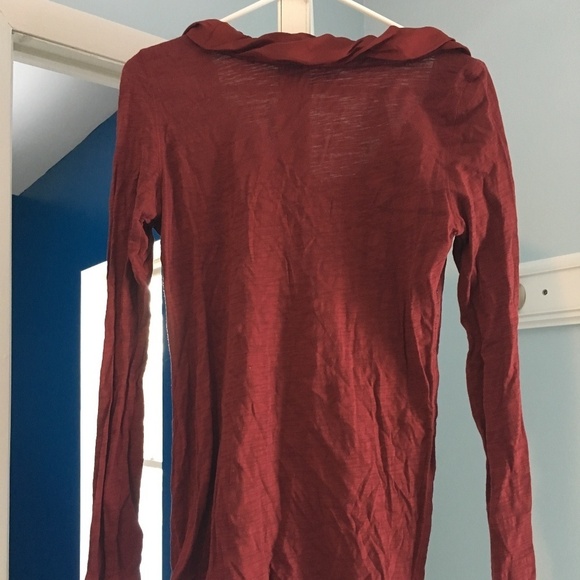 Red Ruffled Collar Loft Top - Picture 2 of 3